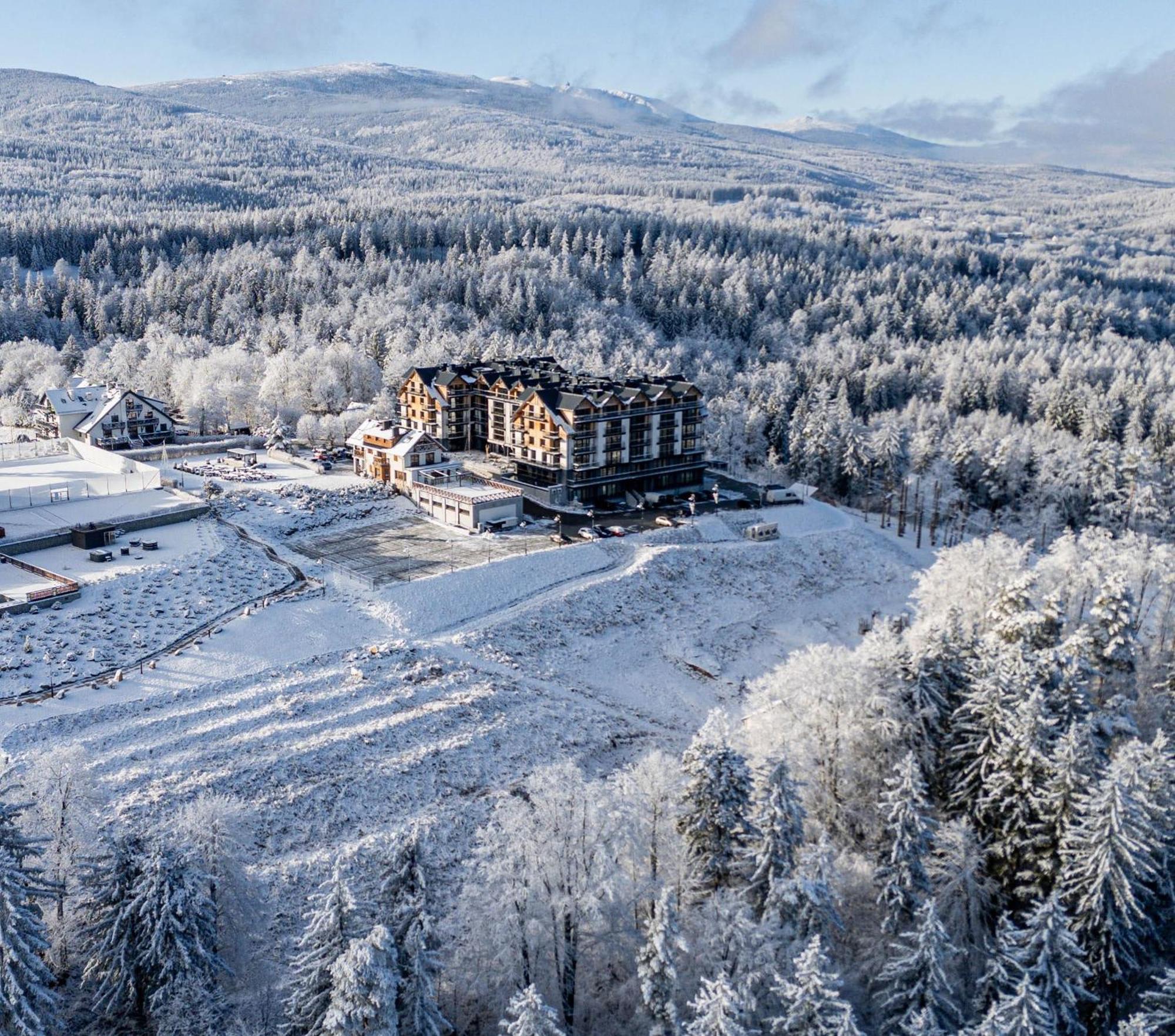 Kazalnica Family&Conference Resort Kolo Karpacza Соснувка Экстерьер фото